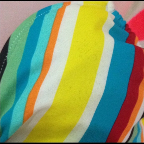 Split Bikini! - Picture 3 of 4